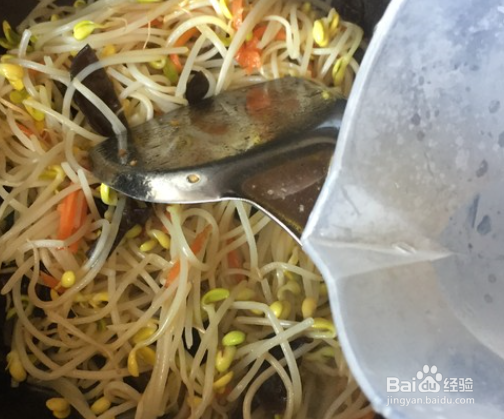 家常木耳炒豆芽