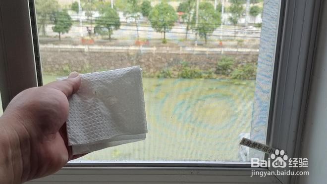 如何清洗防尘纱窗？