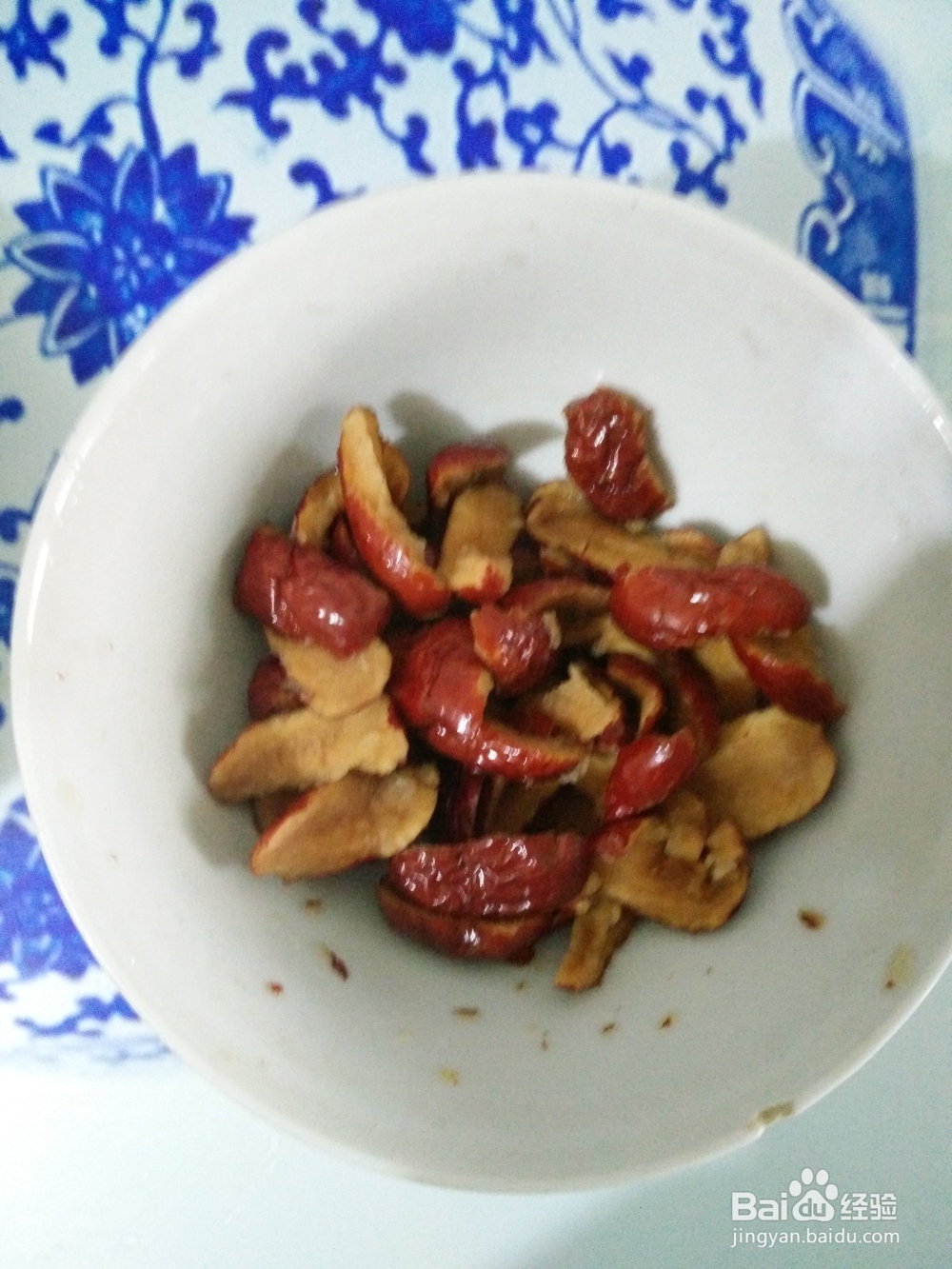 大姨妈来了喝什么?一杯桂圆红枣姜糖茶