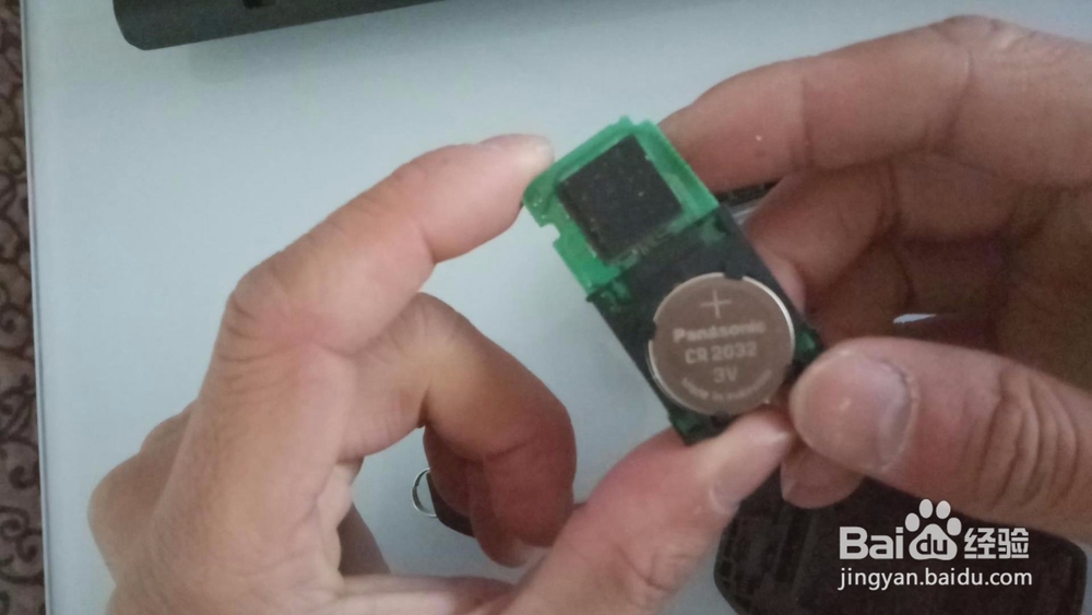 丰田汽车遥控怎么换电池