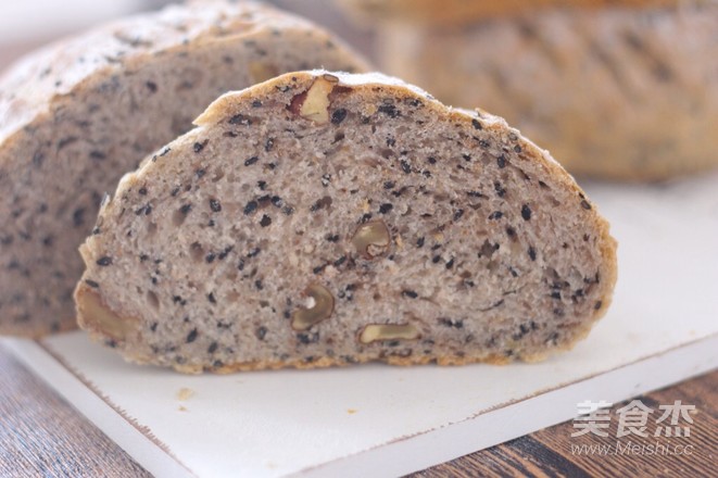 黑芝麻核桃软欧