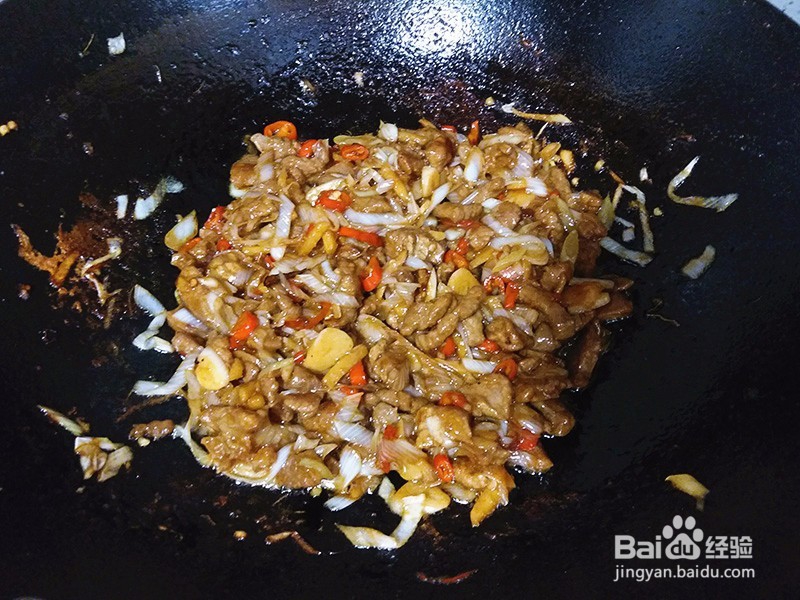 教你葱爆牛肉的做法，葱香味浓肉嫩，好吃又健康