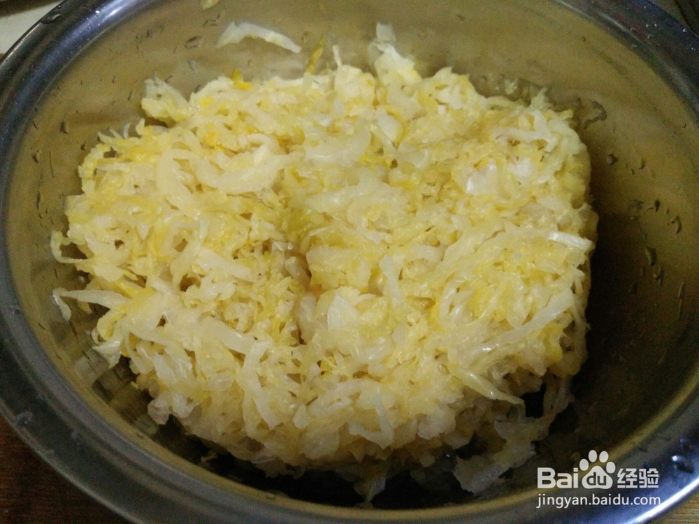 如何制作五花肉炖酸菜