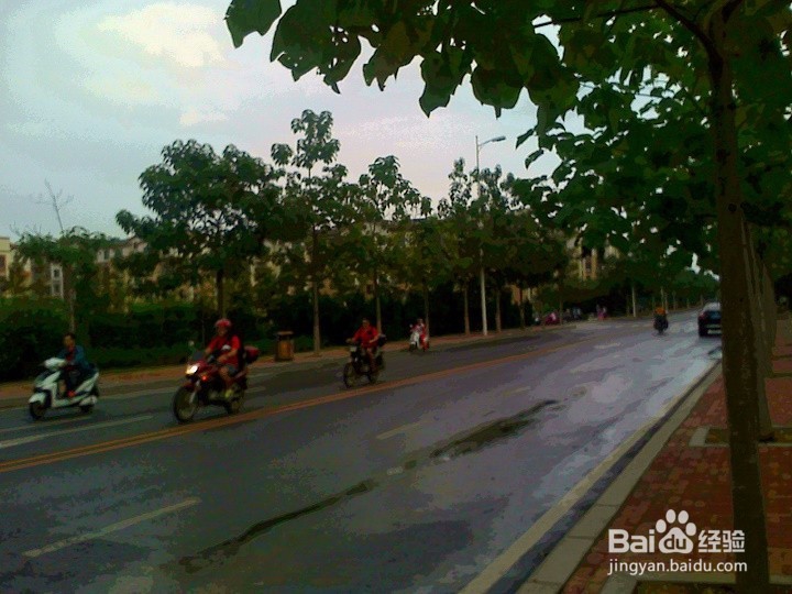 摩托车驾驶要安全行驶