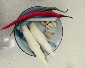 食补佳品茭白炒肉丝的做法