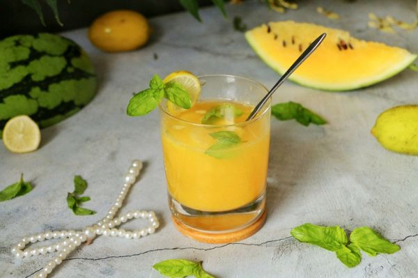 黄西瓜柠檬薄荷饮