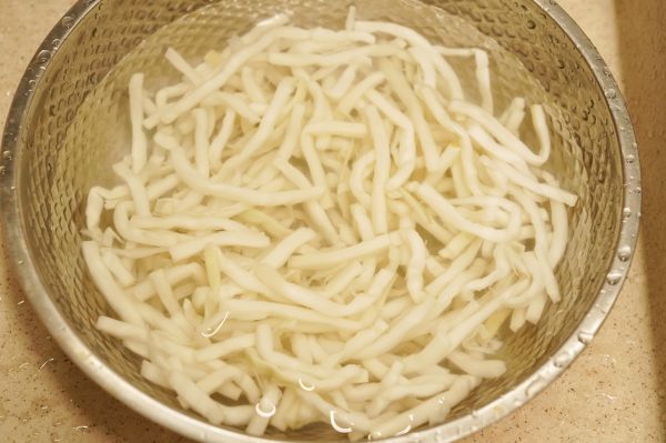 魔芋五花肉腐皮笋丝煲