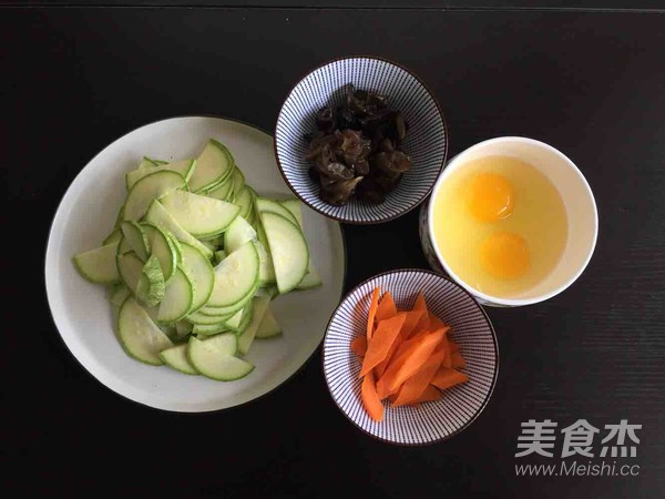 西葫芦时蔬小炒