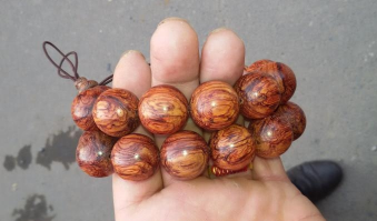 小叶紫檀手串如何鉴别好坏