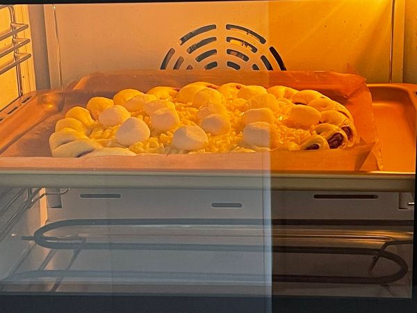 旋风卷边麻薯肉松披萨