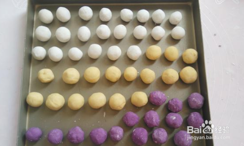 如何制作椰香三色芋圆