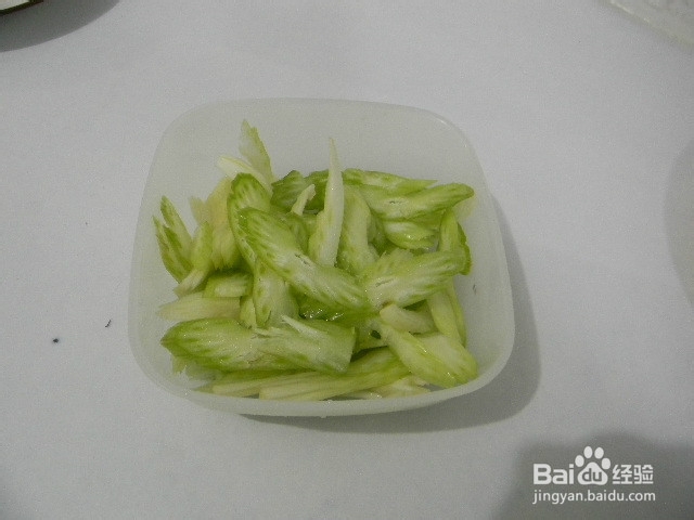 家常菜——蒜香土豆炒西芹