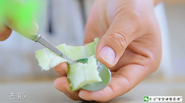 丝瓜胡萝卜银鱼饼