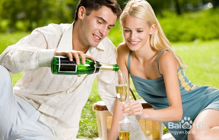 老公喜欢暧昧怎么对付他