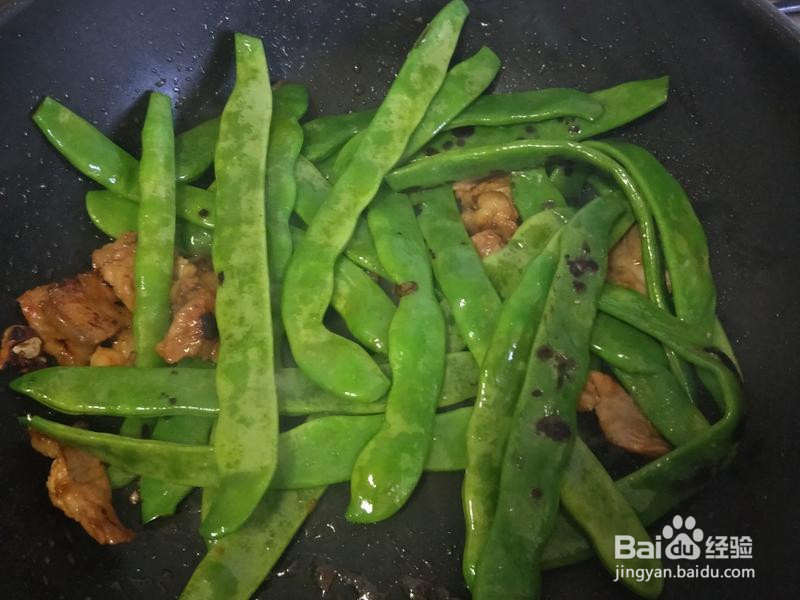 油豆角炖五花肉的做法