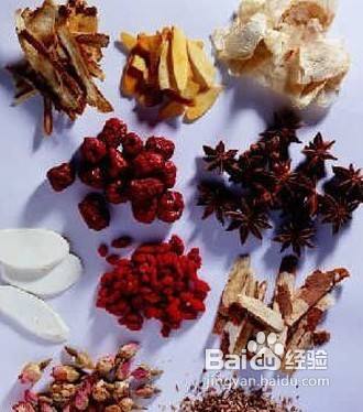 嗣子汤:鹿衔草60克,茧丝子,白蒺藜,槟榔各15克,辛夷,高良姜,香附,当归