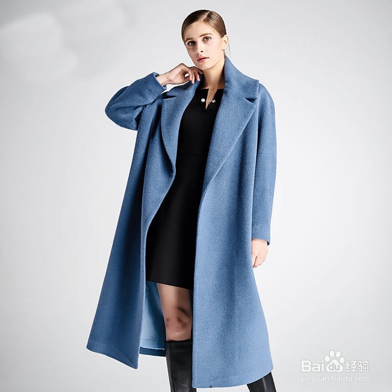 蓝色系大衣如何穿搭比较优雅