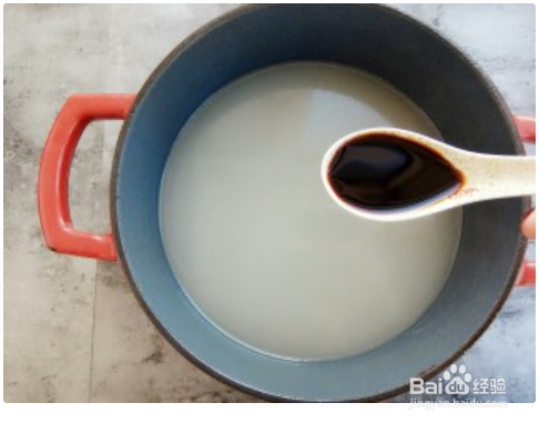 制作清汤牛肉面