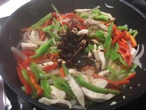 怎么做好吃的黑椒鸡丝意面