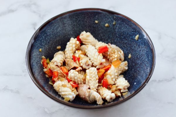 鱿鱼卷拌西兰花