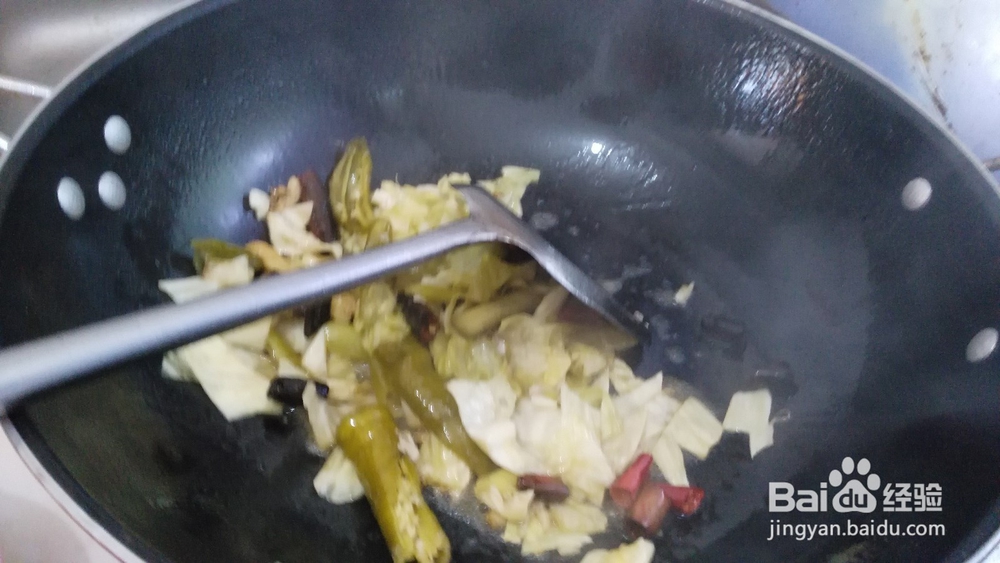 怎么做四川泡菜炒鱿鱼？