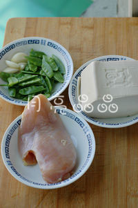 小儿补钙铁锌硒红烧豆腐鸡丁的做法