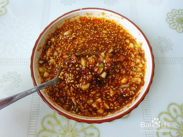 金针菇拌木耳的做法