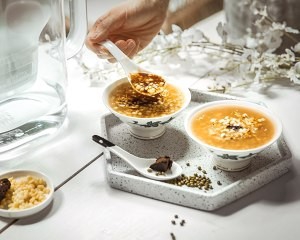 如何做风味绿豆爽？