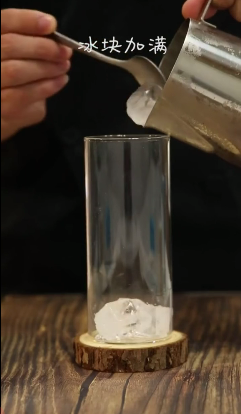 如何制作蓝丝绒拿铁