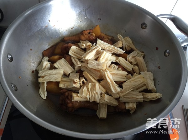 腐竹土豆烧翅根