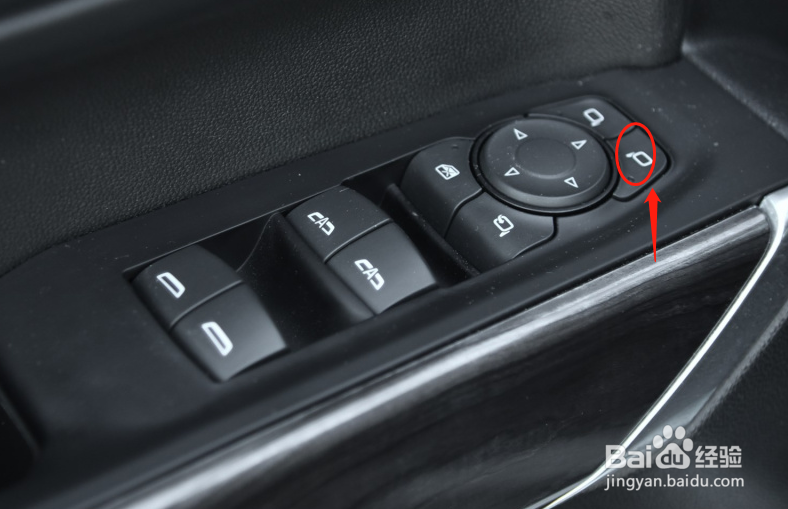 如何调节雪佛兰索罗德车辆后视镜