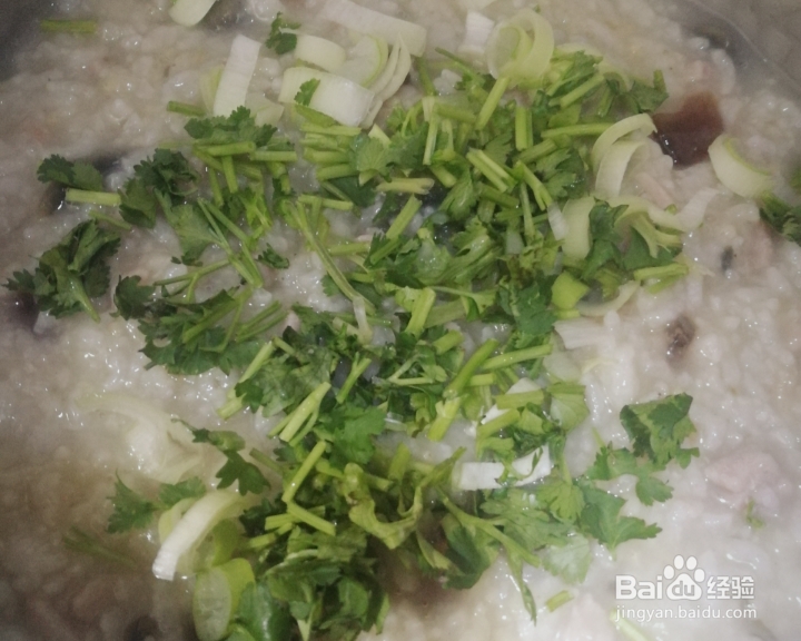 爽脆可口的皮蛋瘦肉粥