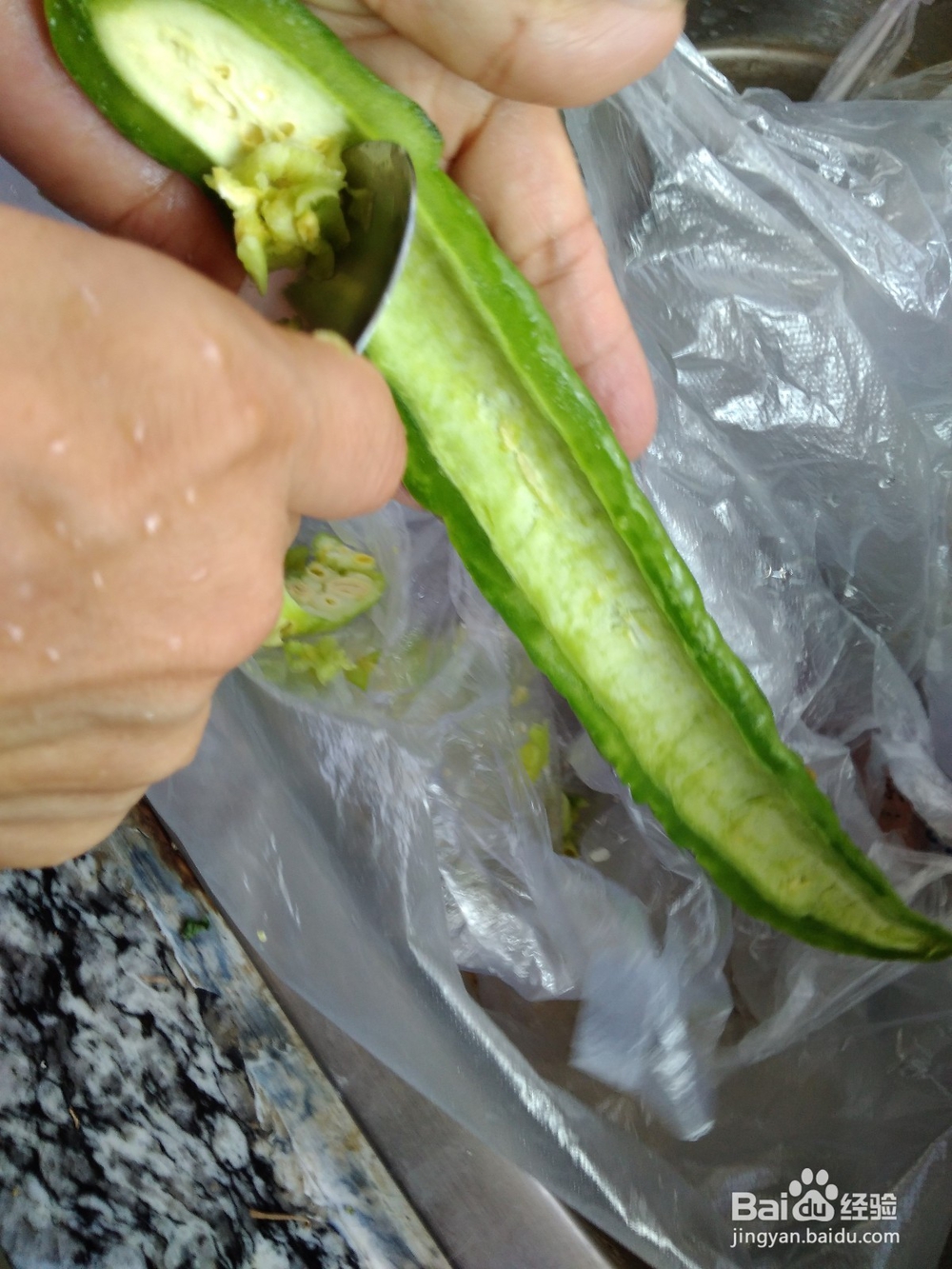 拆骨肉炒苦瓜技巧