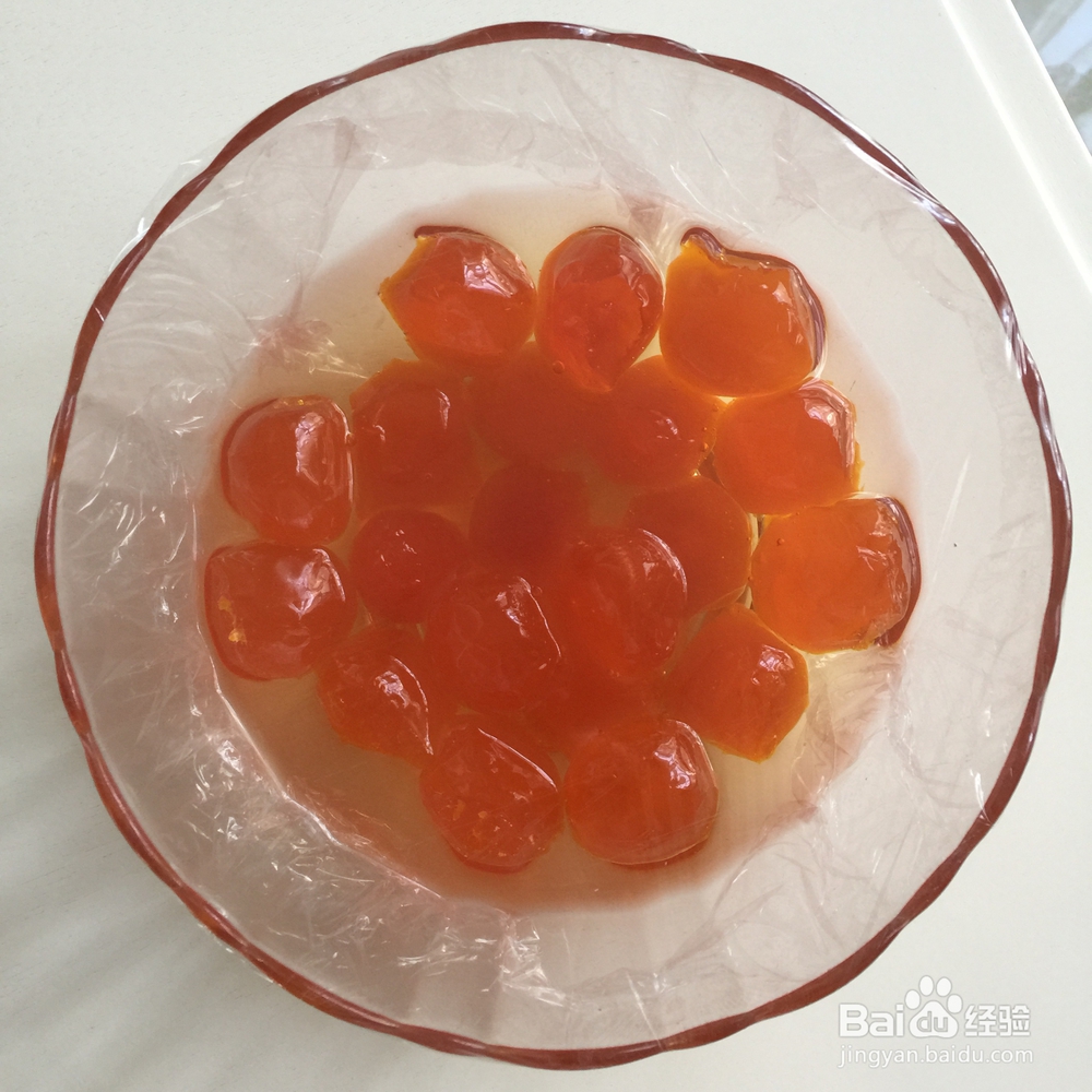 香浓的黑麦黑芝麻蛋黄月饼