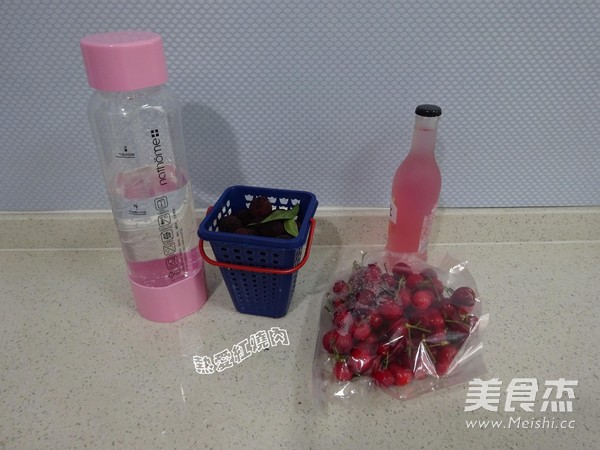 水果鸡尾酒气泡水