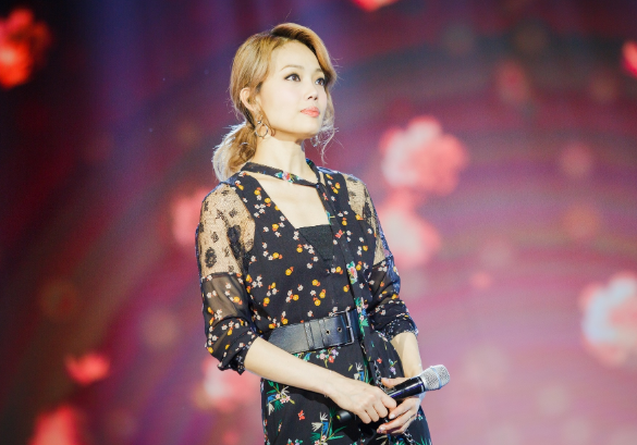 歌曲《小小》——容祖儿,求背后的故事,