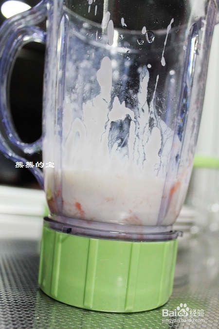 个人在家制作微夏私语酸奶西瓜奶昔的步骤