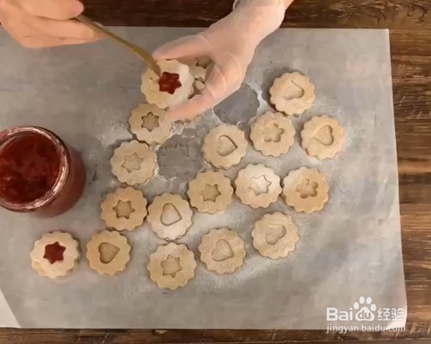 入口即化的草莓酱黄油饼干