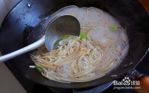 怎么在家里做一份番茄鸡蛋捞面呢？