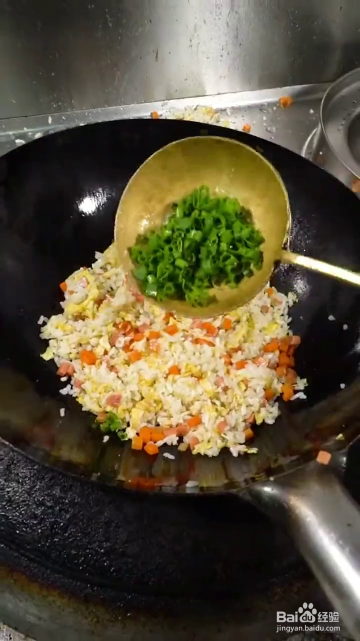 如何制作简单美味的蛋炒饭？