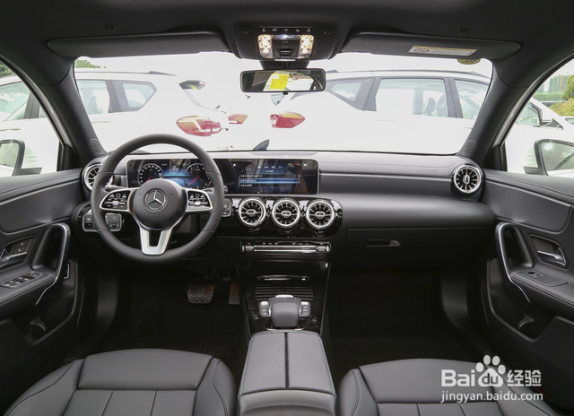 终向国人妥协！配E级内饰近零噪音，破百7秒