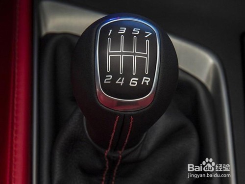 车子这样驾驶有隐患