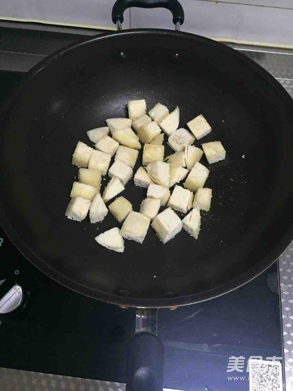 香辣孜然炒馒头粒