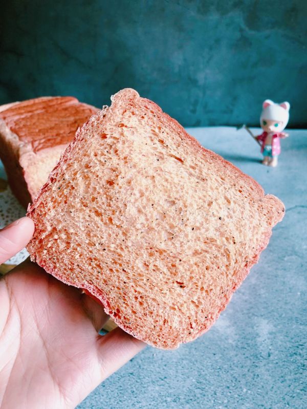 火龙果松软粉吐司