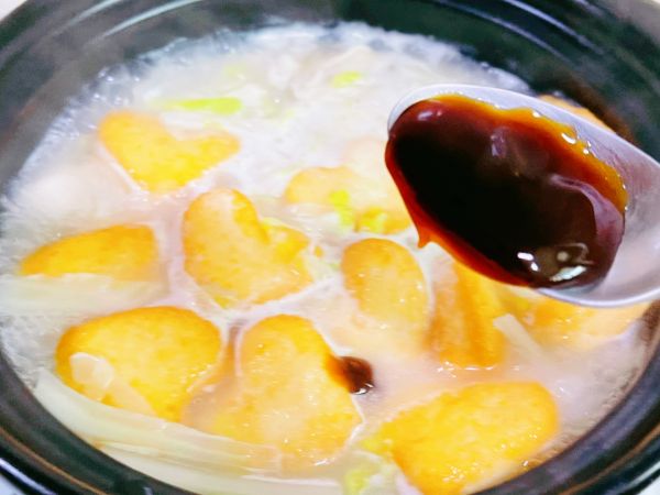 鳕鱼豆腐馄饨煲