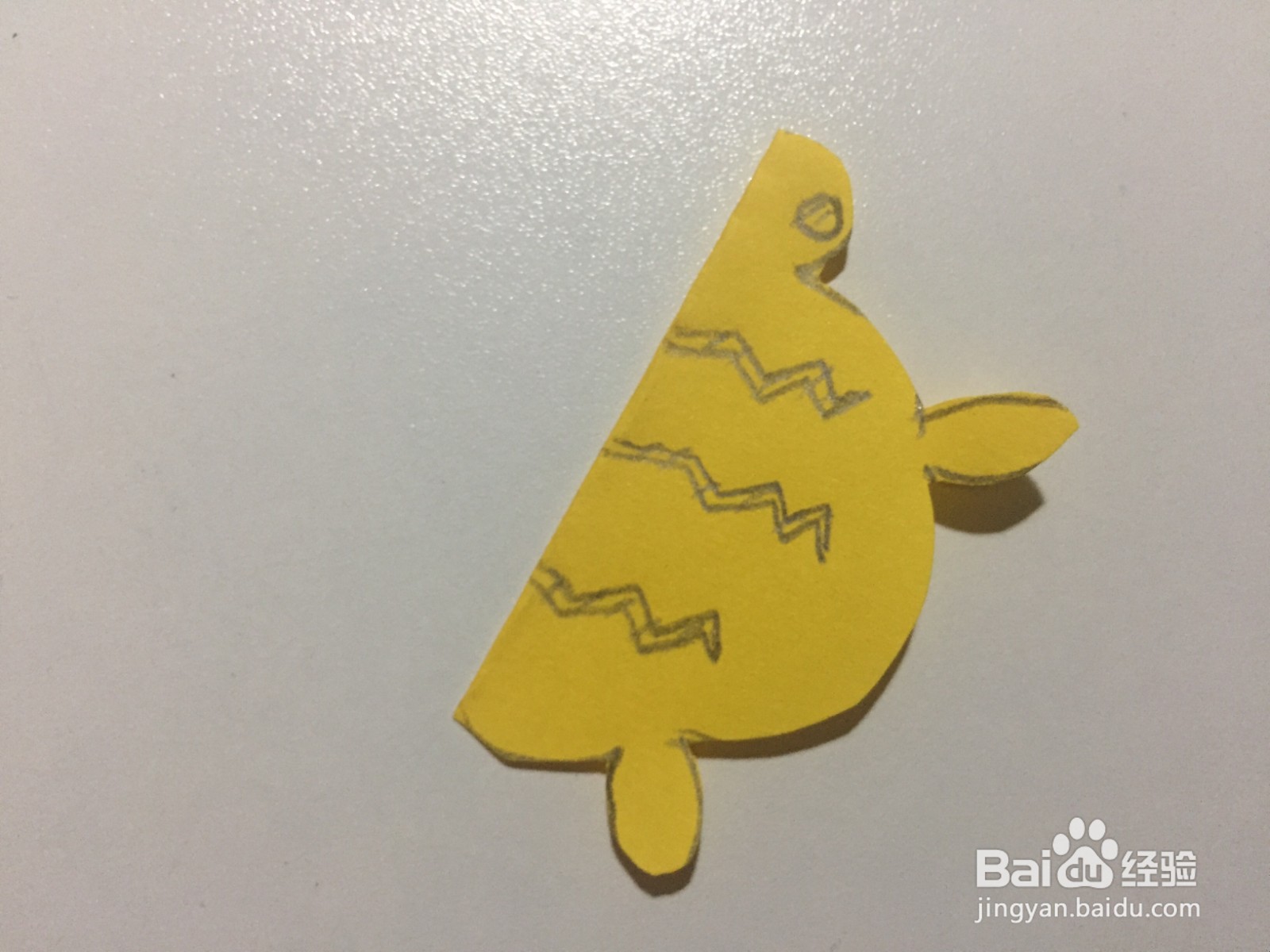 幼儿剪纸——如何用彩纸剪乌龟？