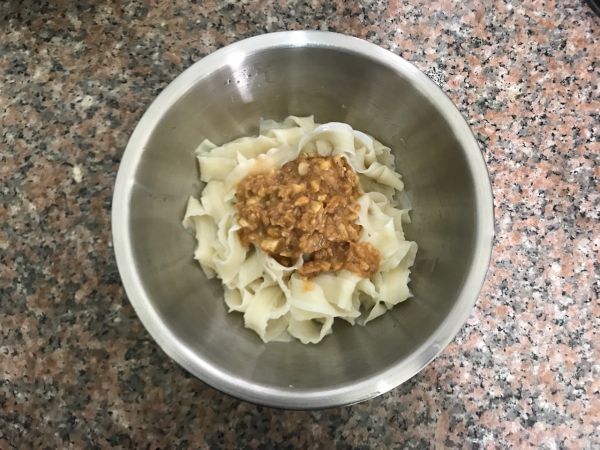 沙茶酱拌刀削面