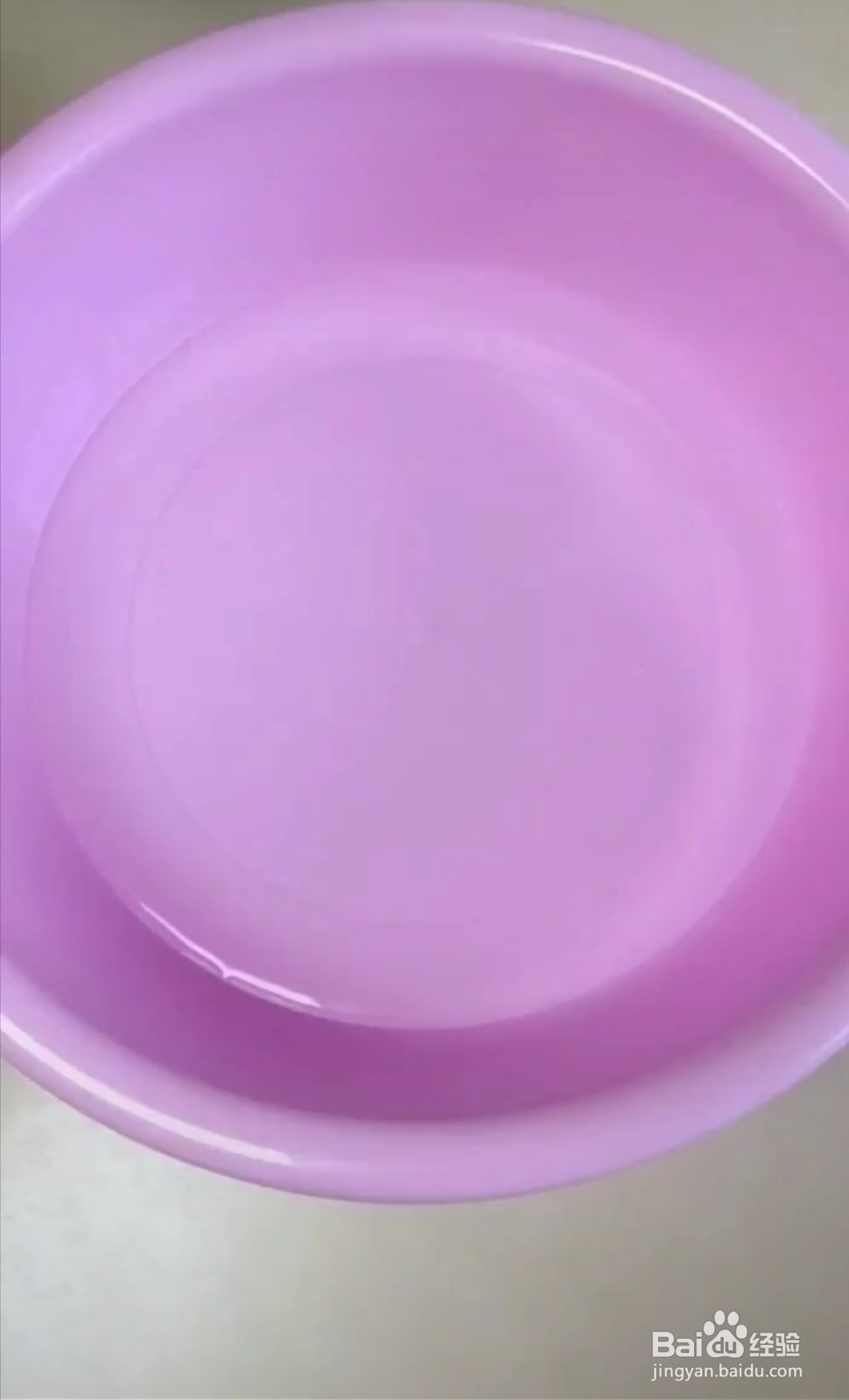 怎么样清洗发黄的白衣服？