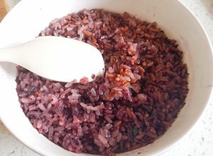 三文鱼糯米饭团的做法