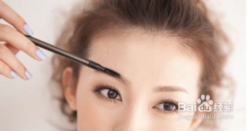 眉毛淡怎么办？DIY修眉技巧大公开